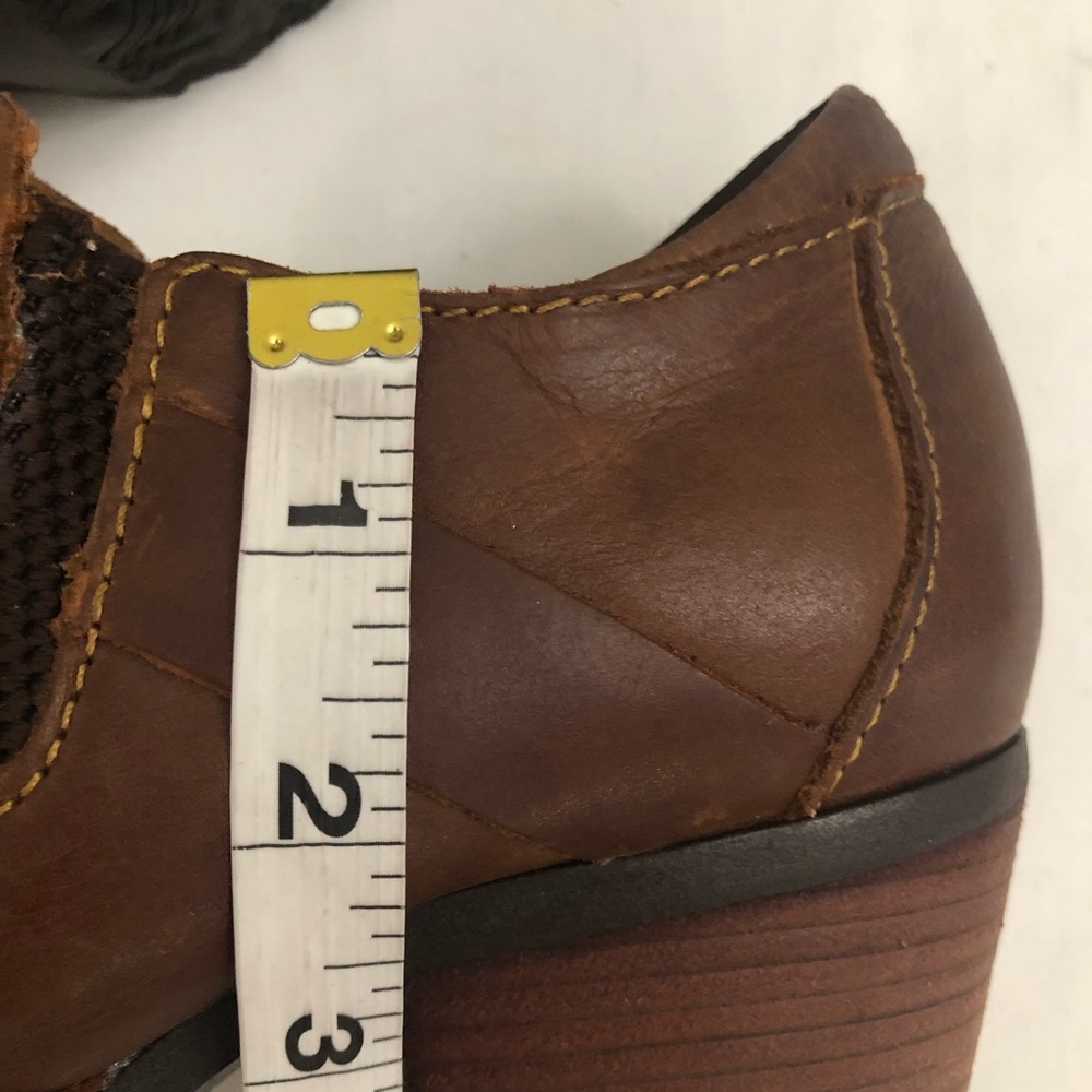 BORN l Sz 9.5 l Brown British Tan Leather Shoeties - Picture 13 of 14
